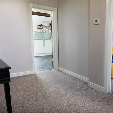 아파트 The Penthouse Queen Margaret's *