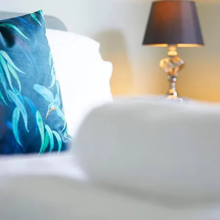 아파트 The Penthouse Queen Margaret's *