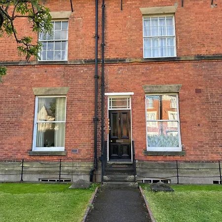 The Penthouse Queen Margaret's Daire *