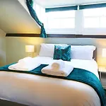 Apartment The Penthouse Queen Margaret's Scarborough
