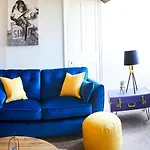 The Penthouse Queen Margaret's Apartment