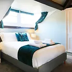 Apartment The Penthouse Queen Margaret's Scarborough